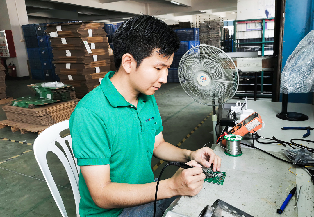 冠雅人风采∣此心安处是维修，持匠心铸品质电子科技